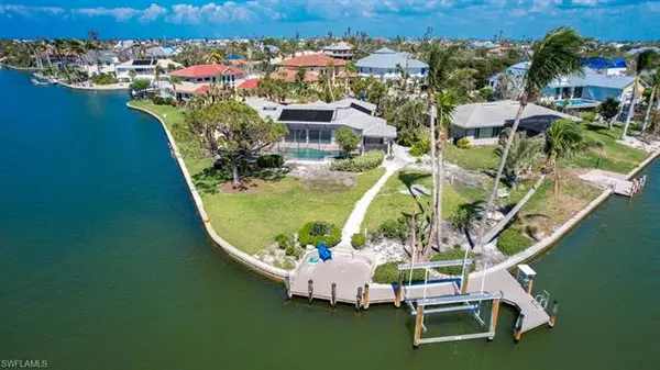 Sanibel, FL 33957,985 Oyster CT