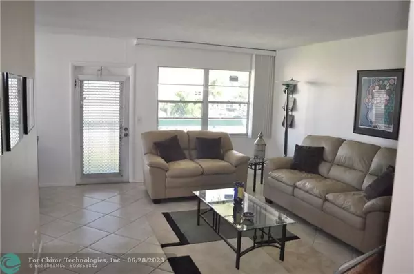 Deerfield Beach, FL 33442,357 Oakridge T  #357