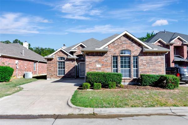 3107 Willowdale Drive, Arlington, TX 76016