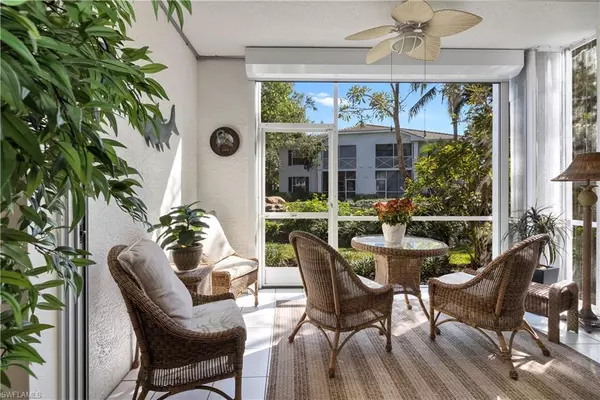 Naples, FL 34108,7108 Barrington CIR 2-102