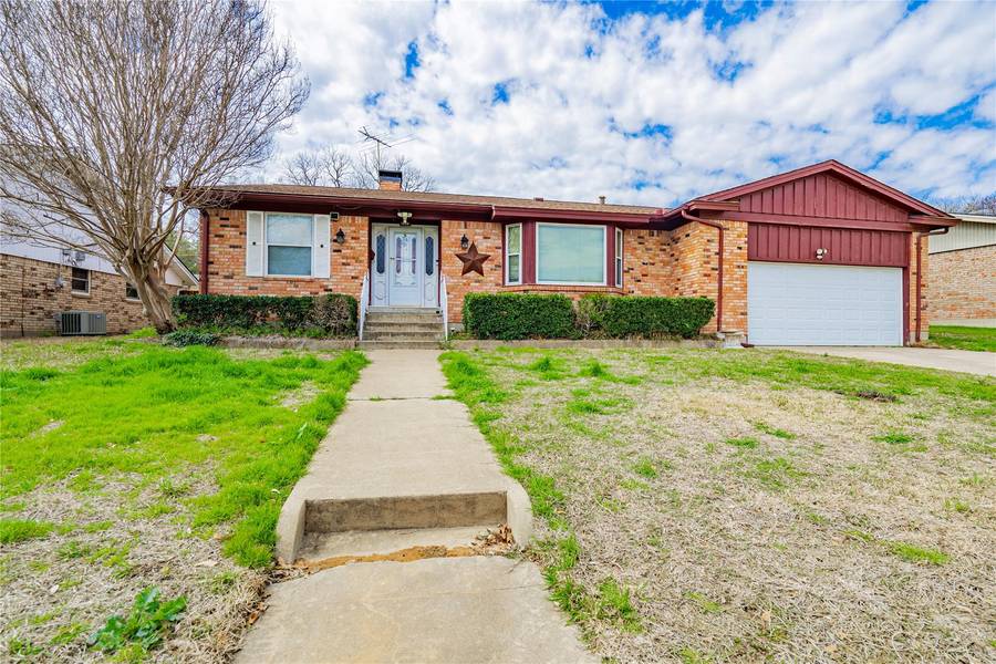 4613 Ridgemont Road, Haltom City, TX 76117