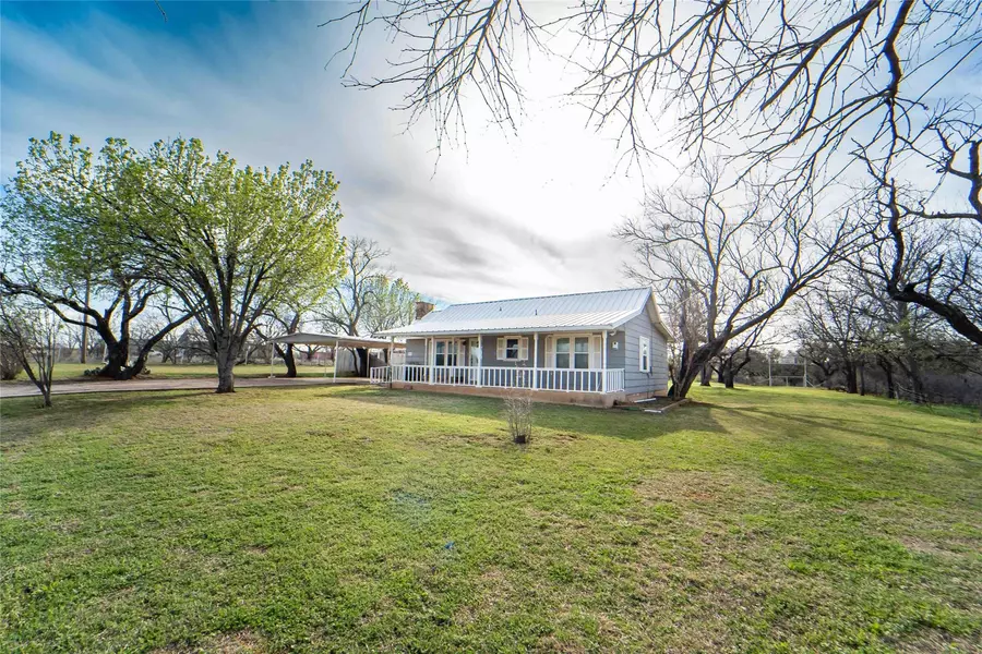 152 County Rd 390, Woodson, TX 76491