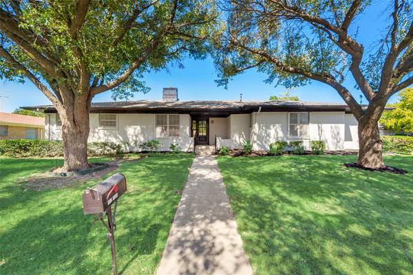 502 Park Street, Farmersville, TX 75442