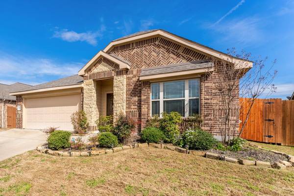 2102 Long Forest Road, Heartland, TX 75126