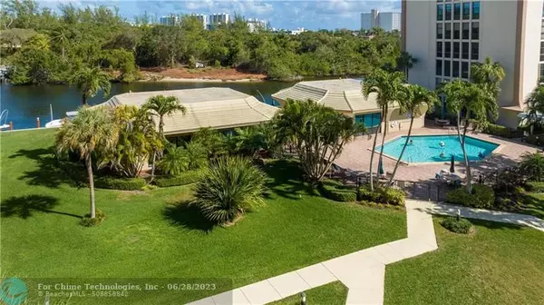 Deerfield Beach, FL 33441,1627 Riverview Rd  #412