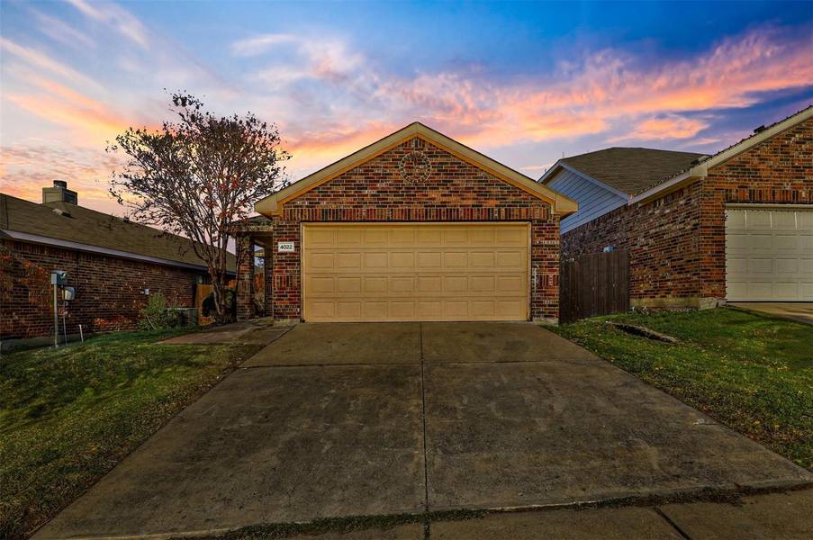 4022 Houston Drive, Heartland, TX 75126