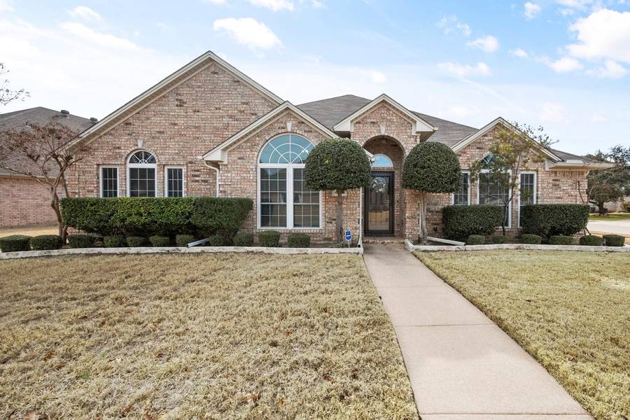 4000 Sweetwood Court, Haltom City, TX 76137