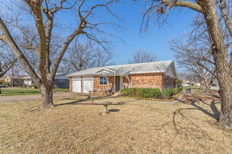 206 Grandview Drive, Early, TX 76802