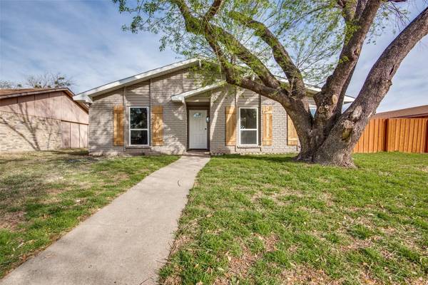 Grand Prairie, TX 75052,2106 Alder Trail