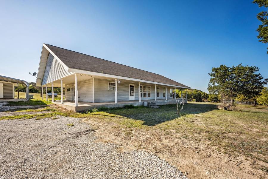 390 County Road 4147, Cranfills Gap, TX 76637