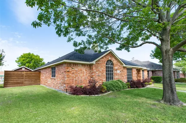 10010 Bent Tree Drive, Rowlett, TX 75089