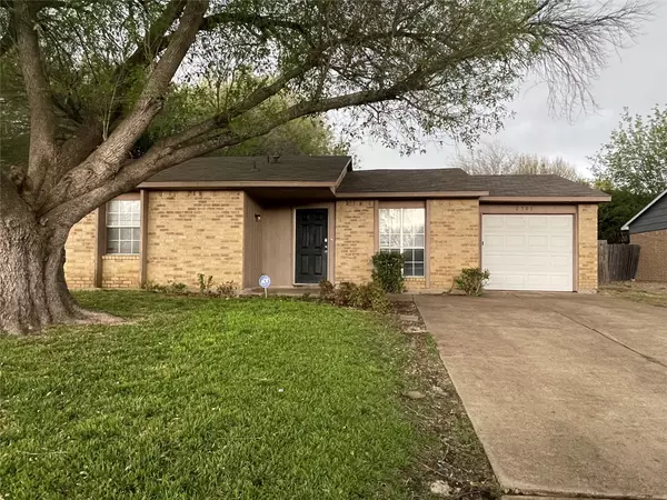 2303 Idlewood Drive, Arlington, TX 76014