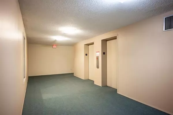 Calgary, AB T2R0N7,924 14 AVE SW #406