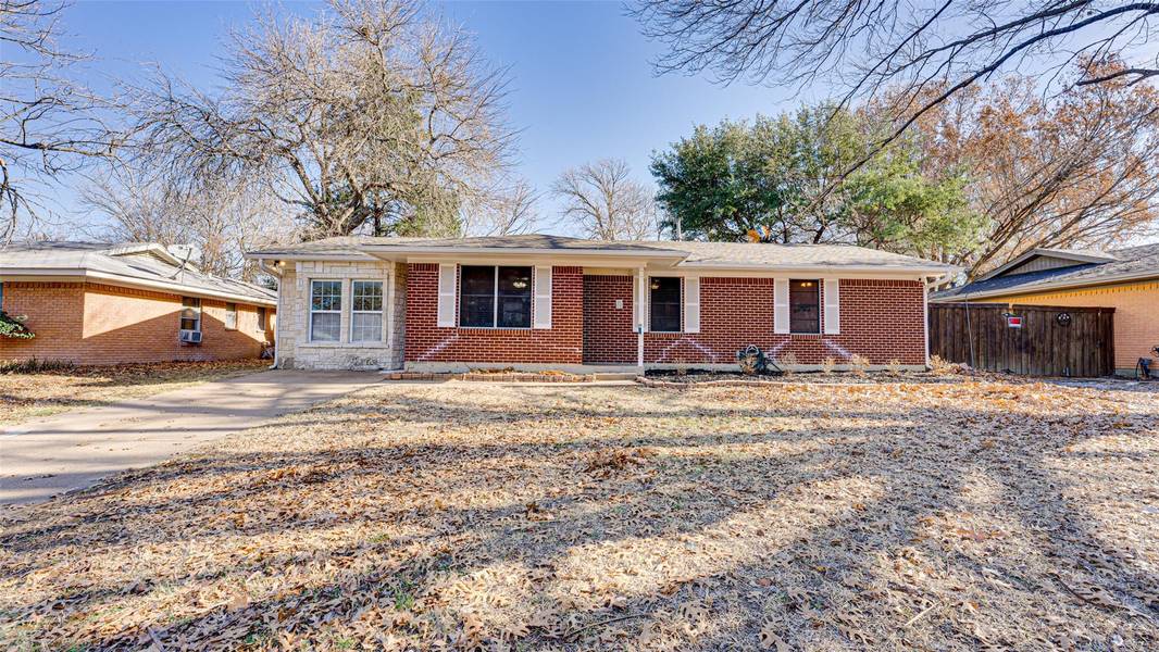 1600 Nichols Street, Ennis, TX 75119