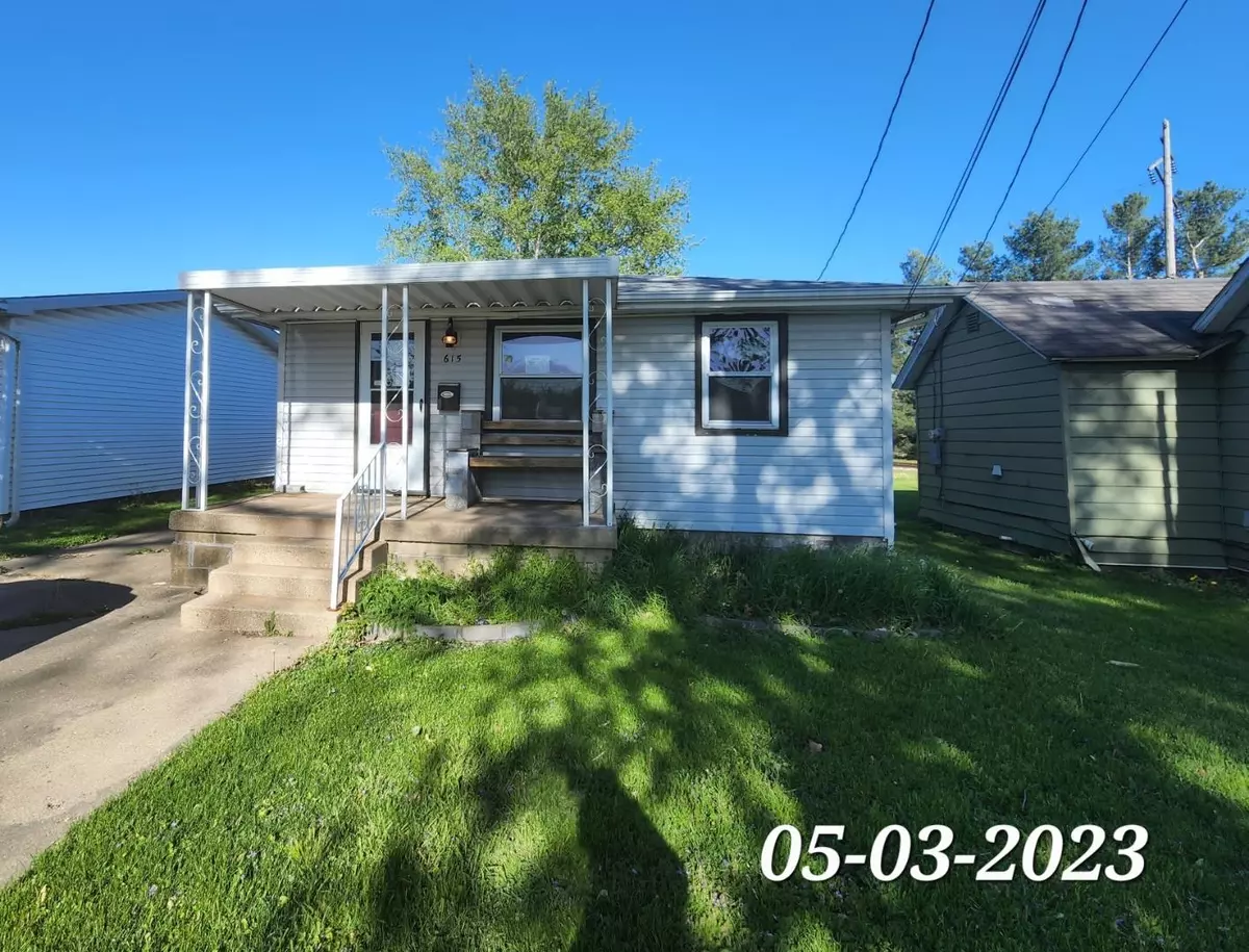 Lewistown, IL 61542,615 S Maple Street