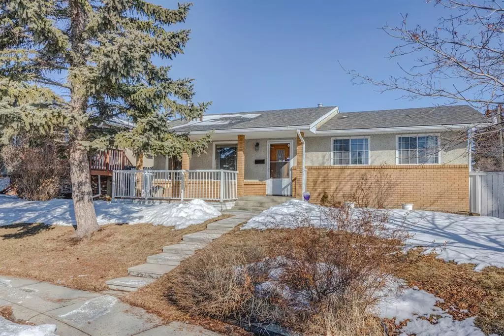 Calgary, AB T2A 3S1,227 Penmeadows Close SE