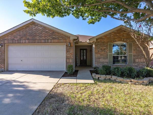 8904 King Ranch Drive, Cross Roads, TX 76227