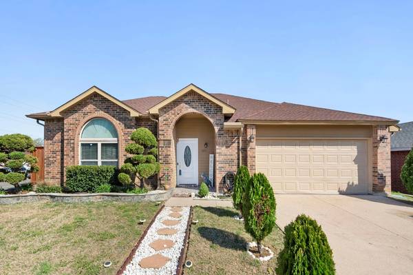 1601 Barclay Drive, Arlington, TX 76018