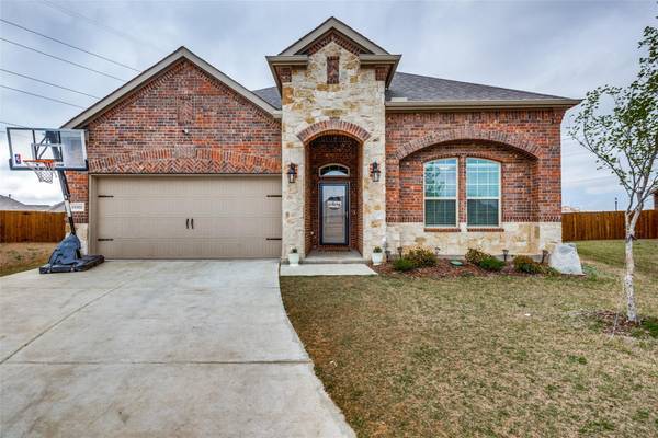 10302 Thunderwood Drive, Aubrey, TX 76227