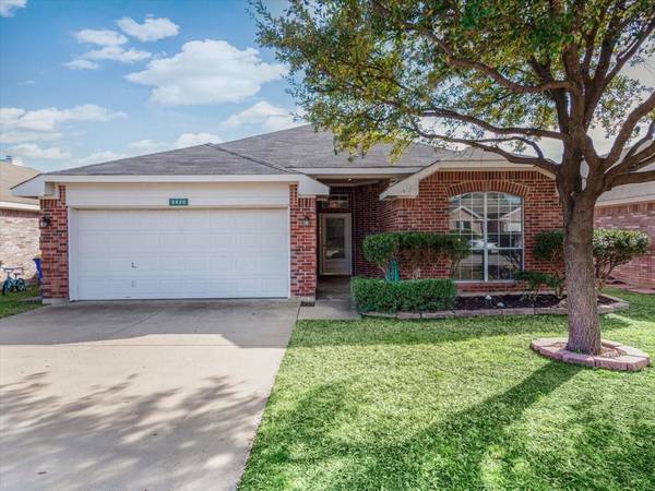 5420 Beaver Ridge Drive, Watauga, TX 76137