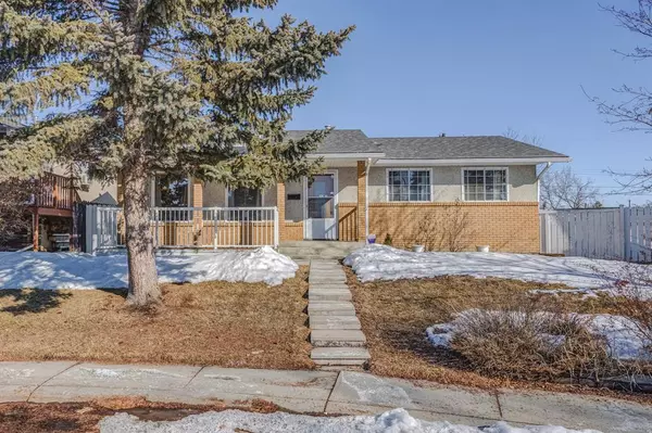 Calgary, AB T2A 3S1,227 Penmeadows Close SE