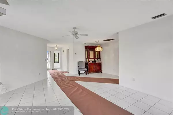 Boca Raton, FL 33428,9718 Saratoga Park Ct  #9718