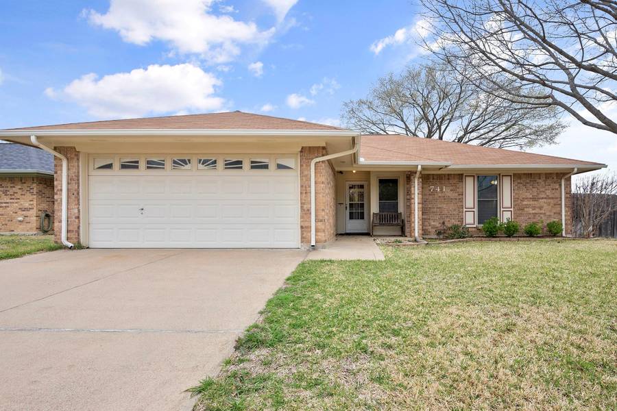 741 Kensington Lane, Mansfield, TX 76063