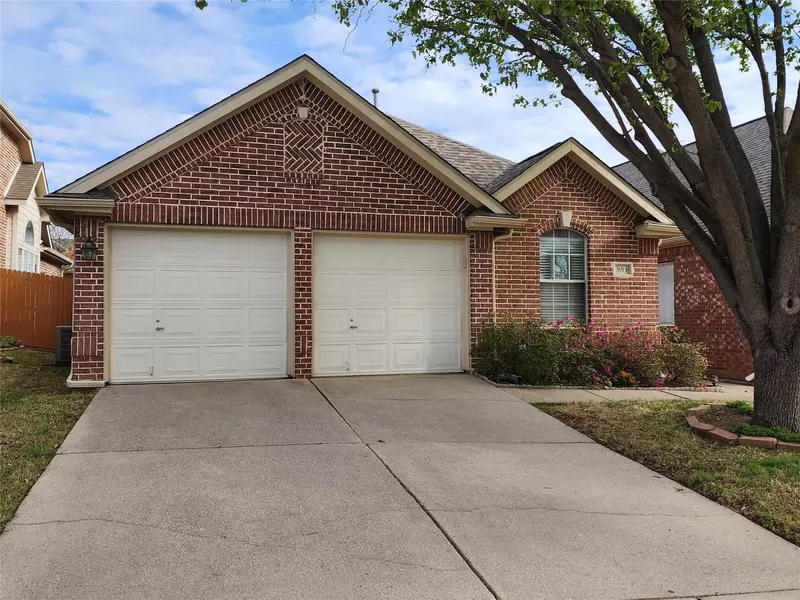 3913 Fairfax Drive, Bedford, TX 76021