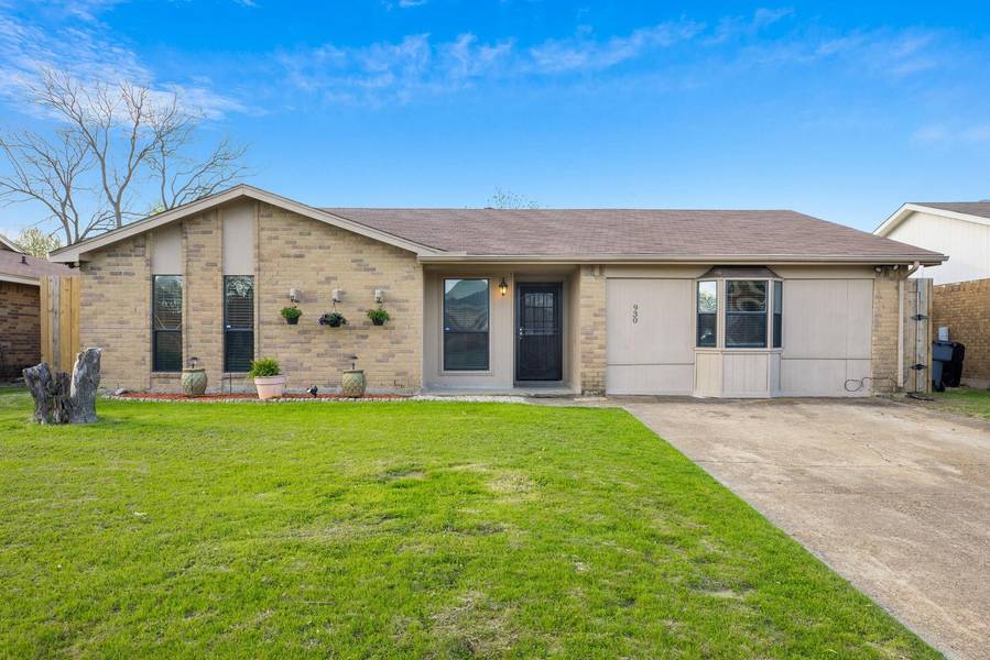 930 Woodcrest Drive, Lancaster, TX 75134