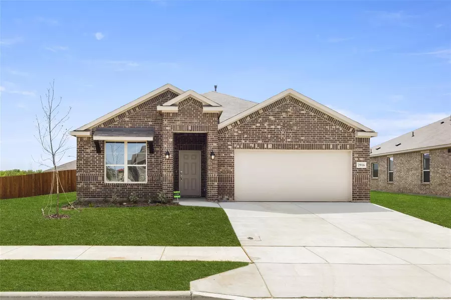 2916 Rose Heath Lane, Fort Worth, TX 76108