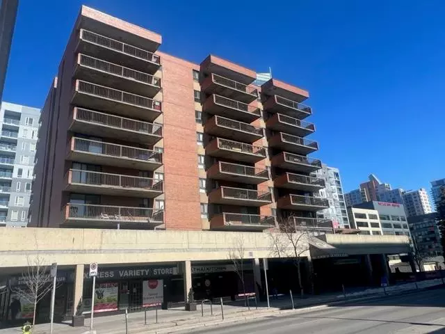 Calgary, AB T3C 0P3,1240 12 AVE SW #806