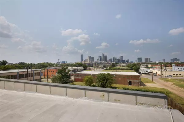 Dallas, TX 75215,2220 S Harwood Street #105