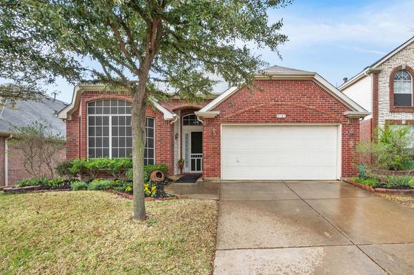 2121 Oak Manor Drive, Bedford, TX 76021