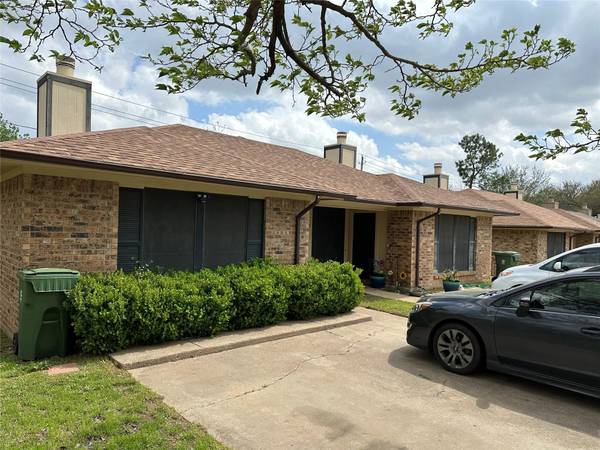 505 Claire Court,  Arlington,  TX 76012