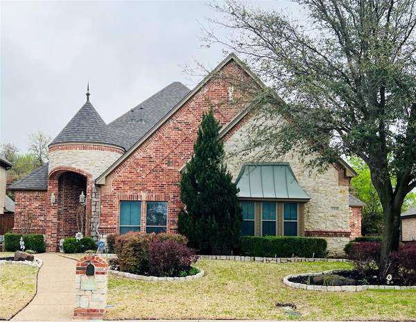 2208 Farrington Lane, Hurst, TX 76054