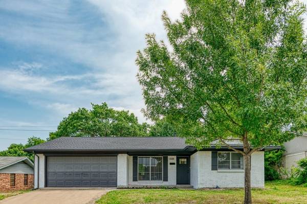 1025 Woodcrest Drive, Garland, TX 75040