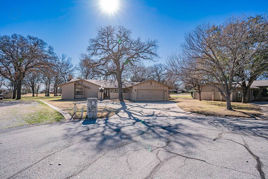 5803 Conejos Drive, De Cordova, TX 76049