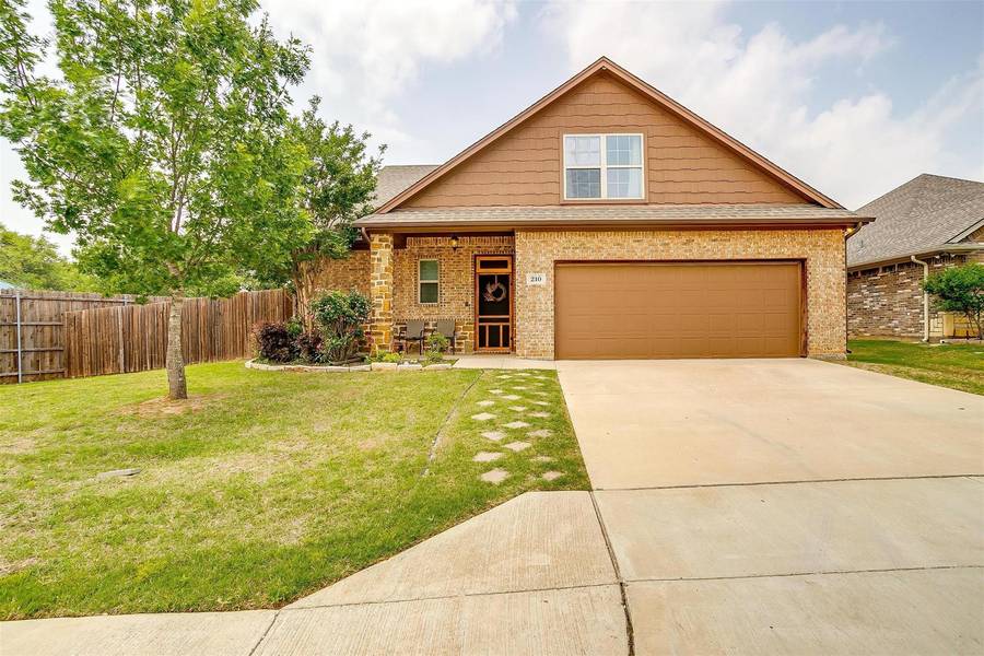 210 Donna Circle, Granbury, TX 76049