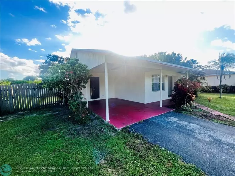 303 SW 79th Ave, North Lauderdale, FL 33068