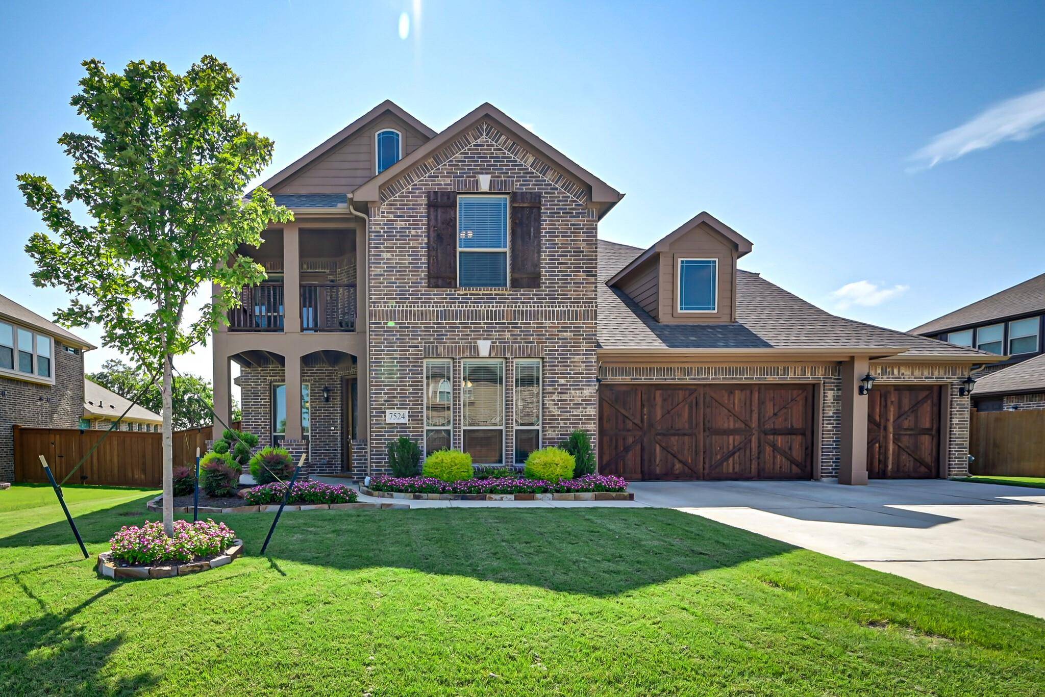 7524 Brooklake Drive, Grand Prairie, TX 75054