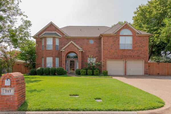 717 Crystal Lane, Hurst, TX 76054