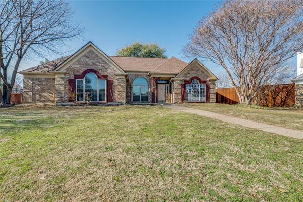 3301 Oakdale Court, Hurst, TX 76054