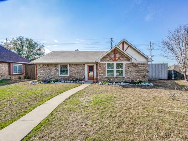 1690 Crosshaven Drive, Lewisville, TX 75077