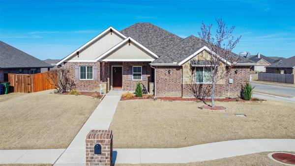 4908 Stratford Place Drive, Sanger, TX 76266