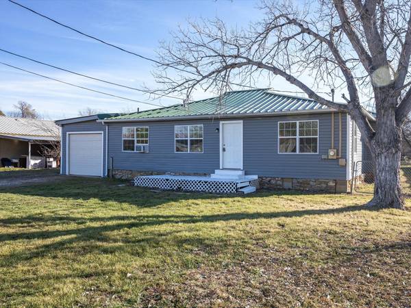 402 Decatur Street, Alvord, TX 76225