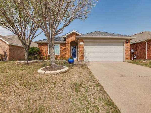 10401 Lake Park Drive, Fort Worth, TX 76053