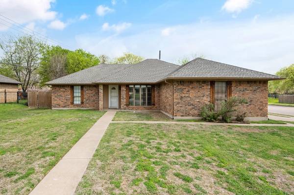 800 Ridgeview Drive, Burleson, TX 76028