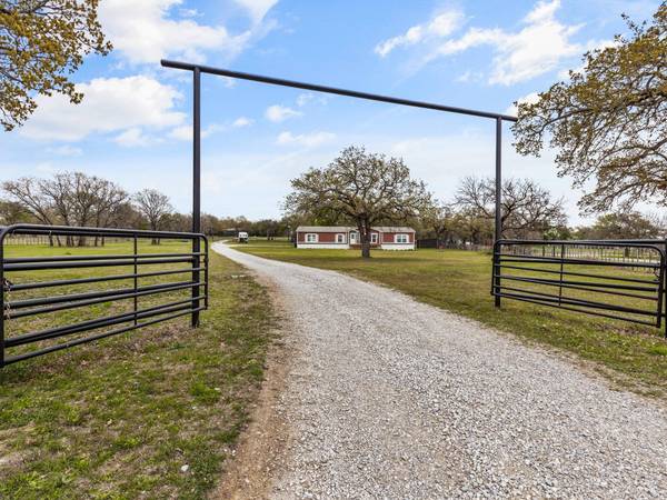 831 Cool Junction, Millsap, TX 76066