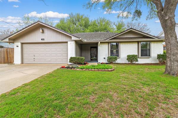 411 Oakwood Circle, Shady Shores, TX 76208