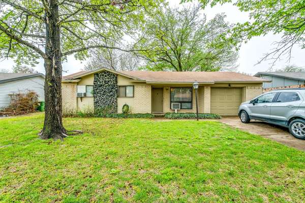 5716 Hanson Drive, Watauga, TX 76148